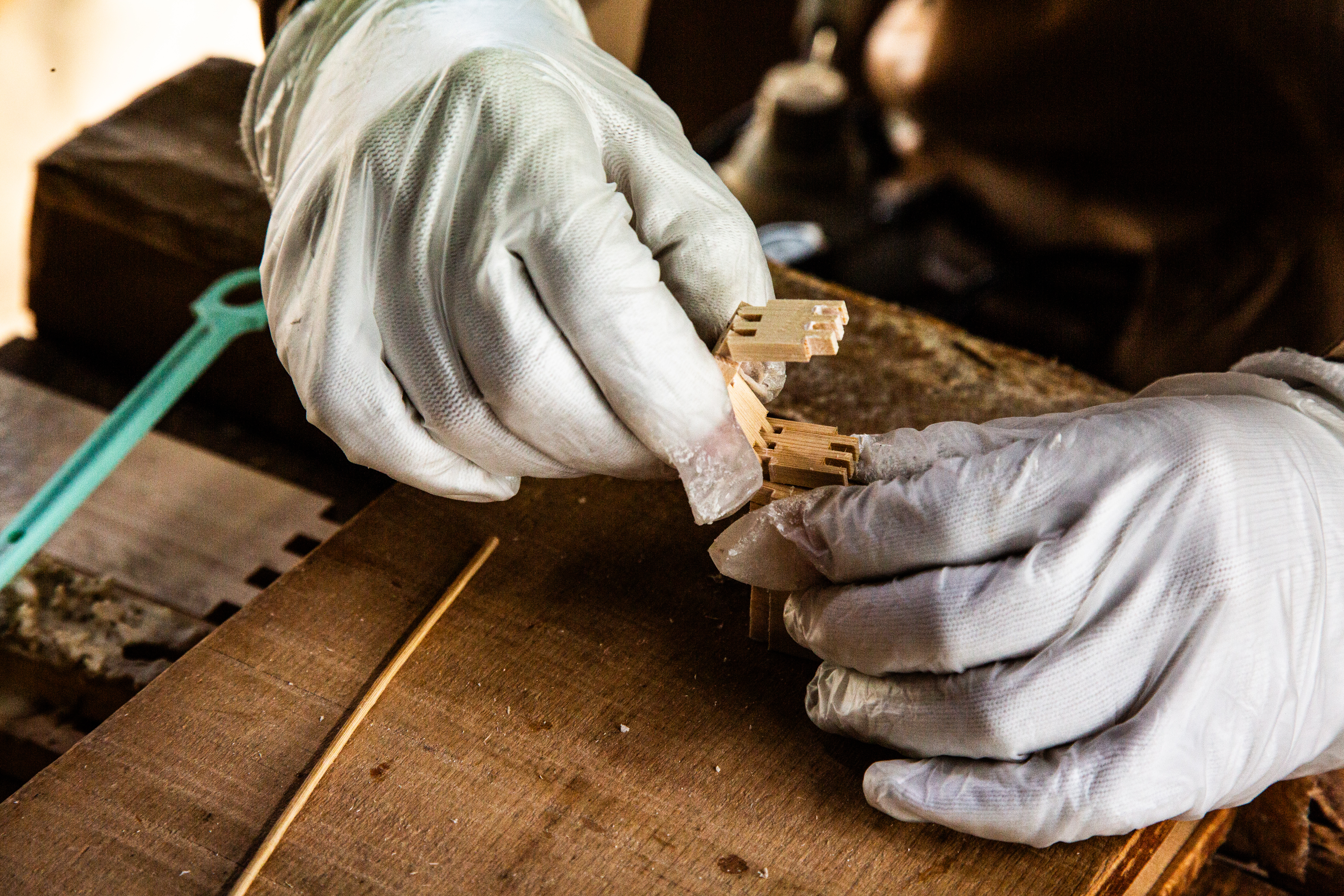 あられ組の手仕事