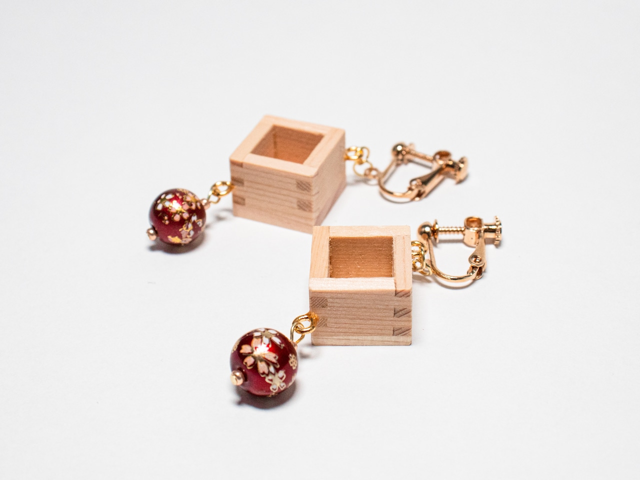 KUMIKI 赤とんぼ玉イヤリング 枡ジュエリー