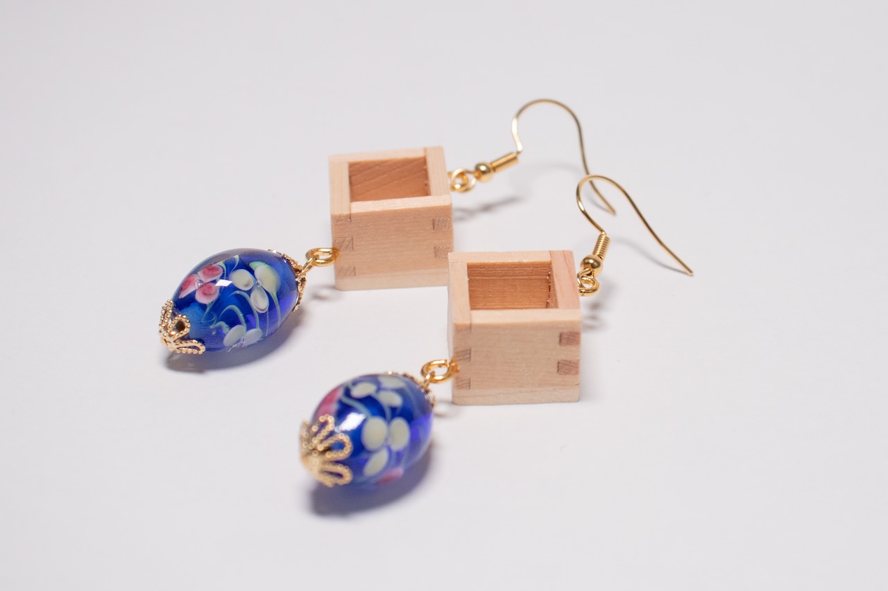 KUMIKI 青とんぼ玉ピアス 枡ジュエリー