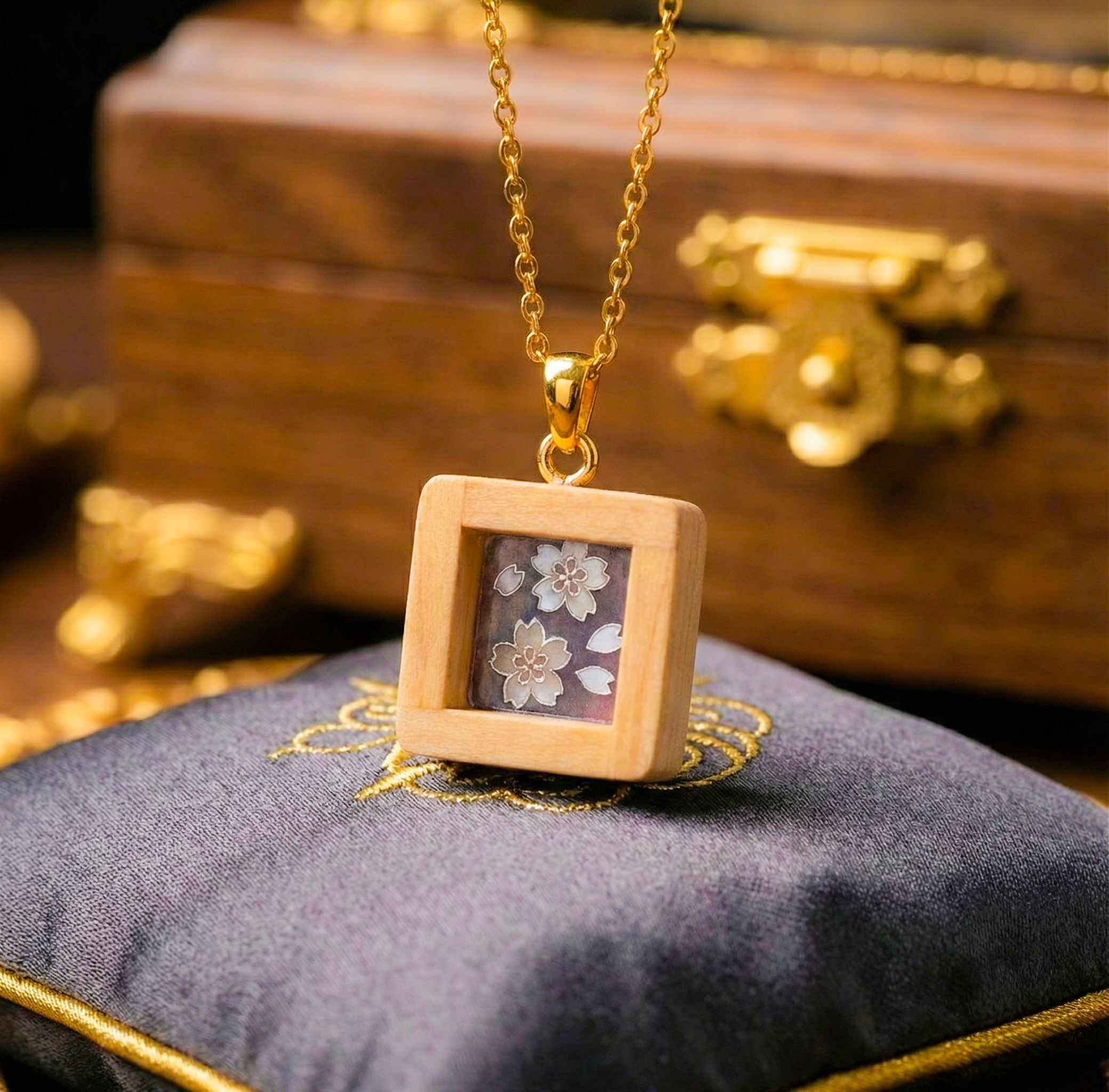 桜模様の枡ネックレス 紫クッション